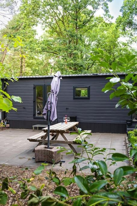 Prachtig Chalet In De Bossen Nunspeet Exteriör bild